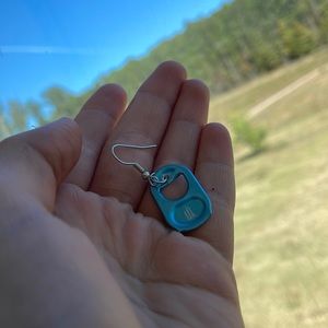 Monster top earrings, blue